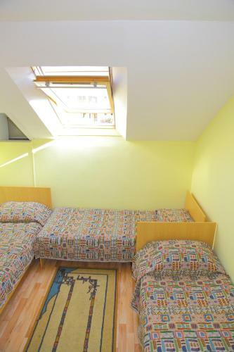 Hostal Guest House Alyans