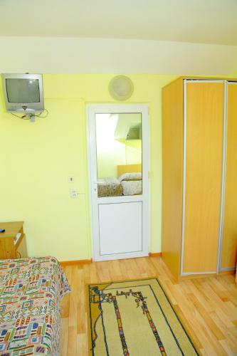 Hostal Guest House Alyans