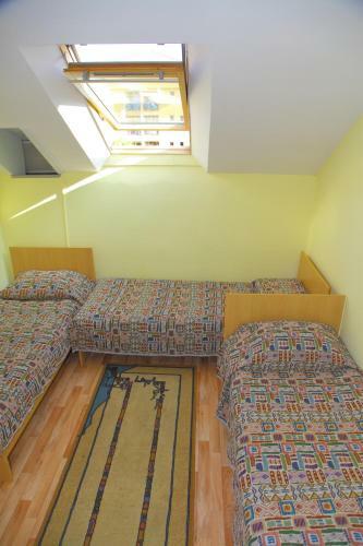 Hostal Guest House Alyans