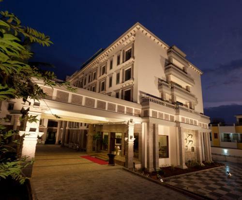 Hotel Jc Residency
