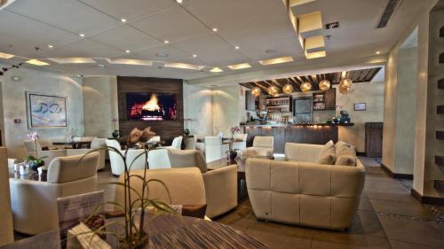 Al Rawasi Hotel Suites