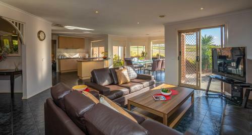 Serviced Houses Melbourne Airport