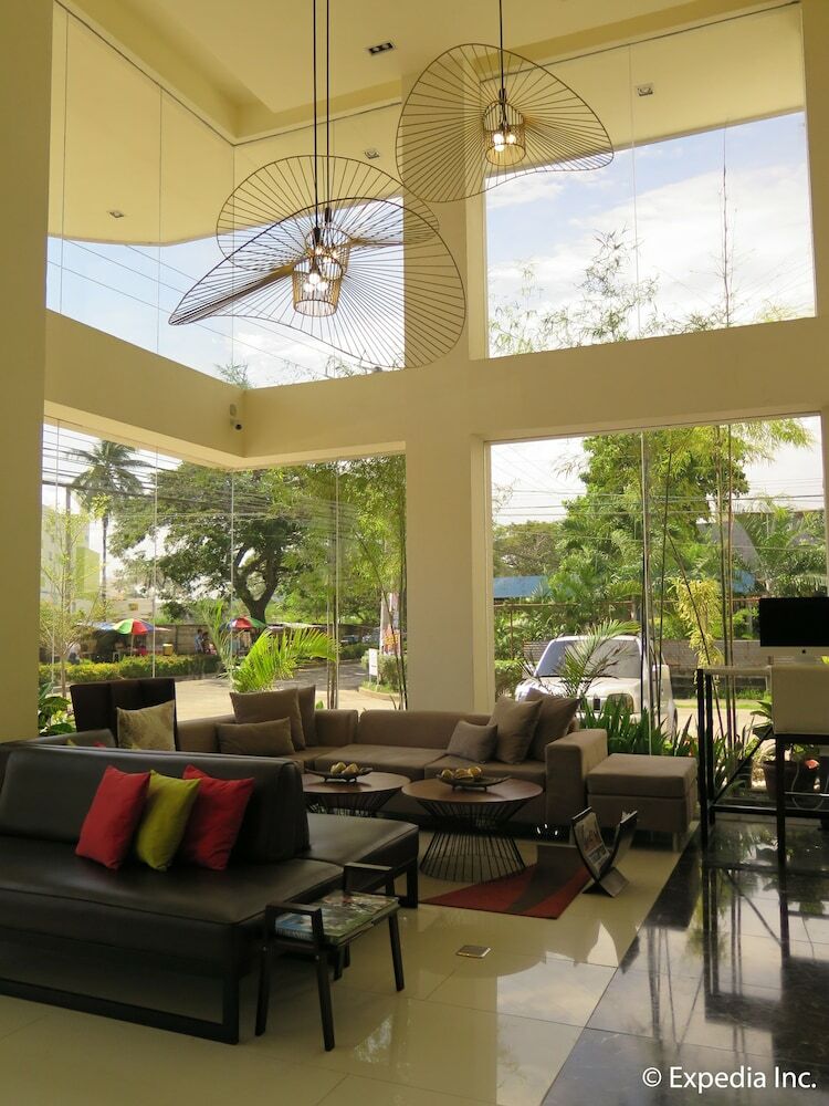 Hotel Home Crest Residences