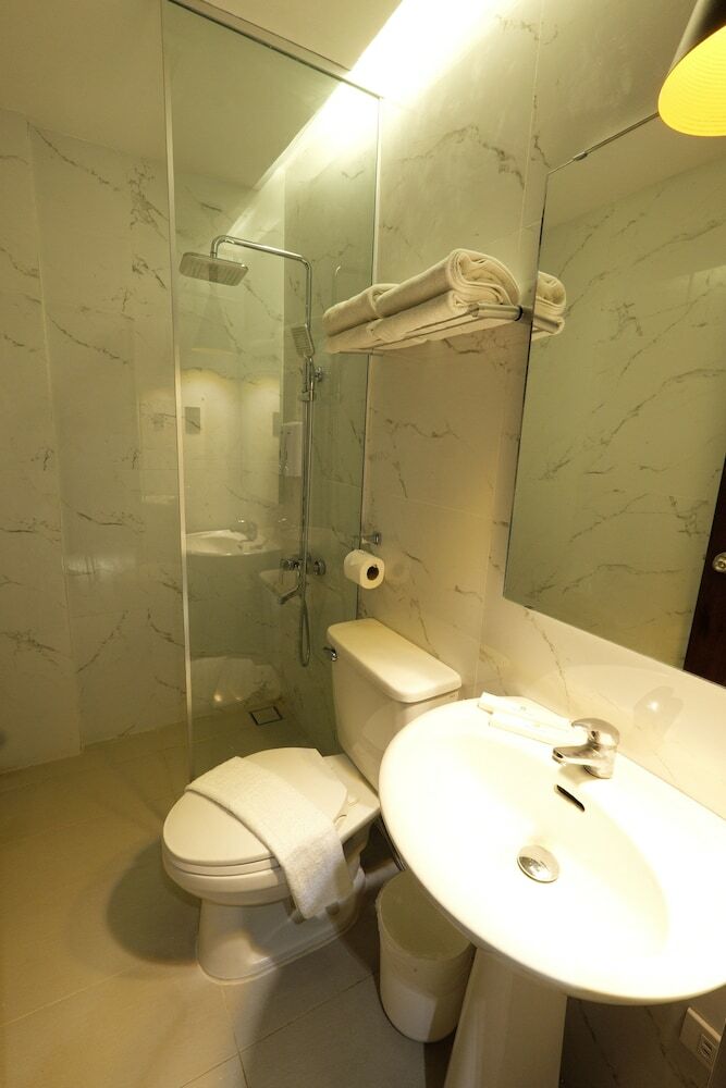 Hotel Home Crest Residences