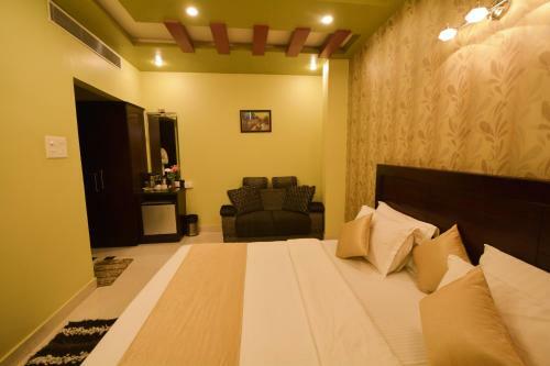 Hotel Central Residency