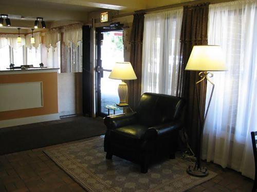 Hotel The Executive Inn
