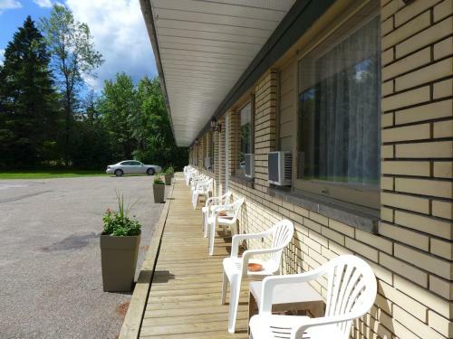 Motel De La Rivi�re
