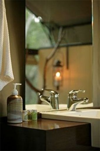 Hotel Paperbark Camp