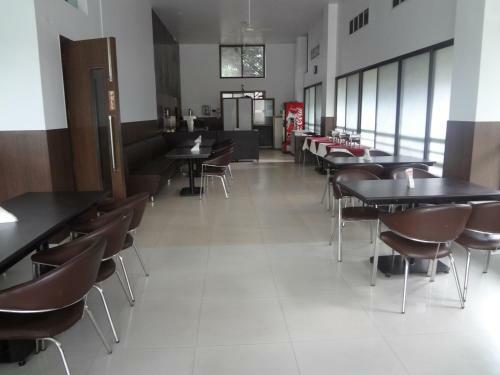 Hotel Adi