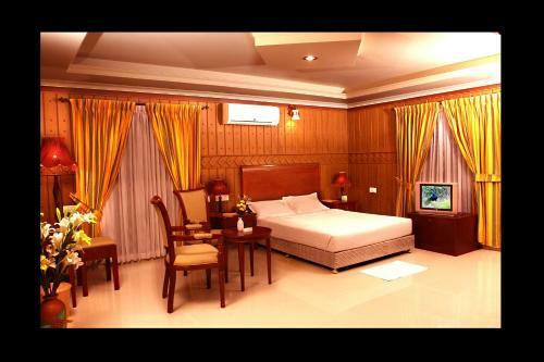 Hotel Devasura Inn