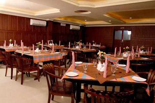 Hotel Devasura Inn