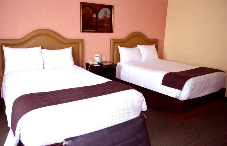 Plaza Camelinas Hotel
