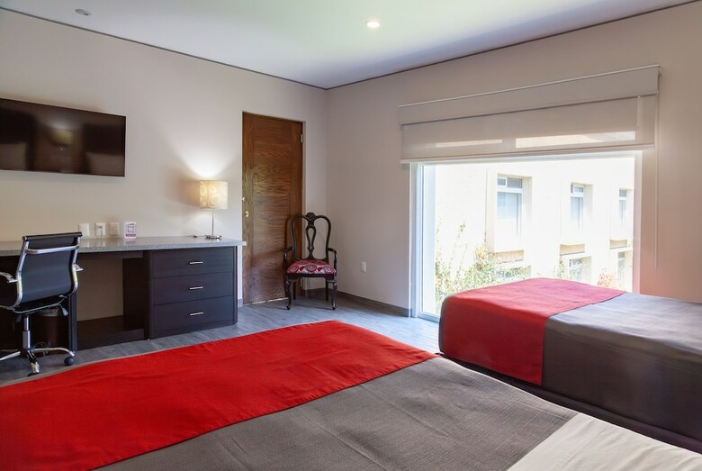 Plaza Camelinas Hotel