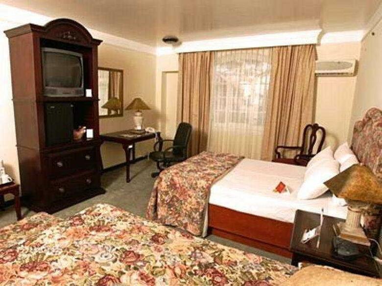 Plaza Camelinas Hotel