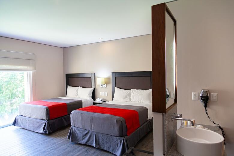Plaza Camelinas Hotel
