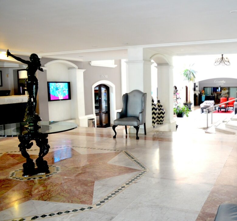 Plaza Camelinas Hotel