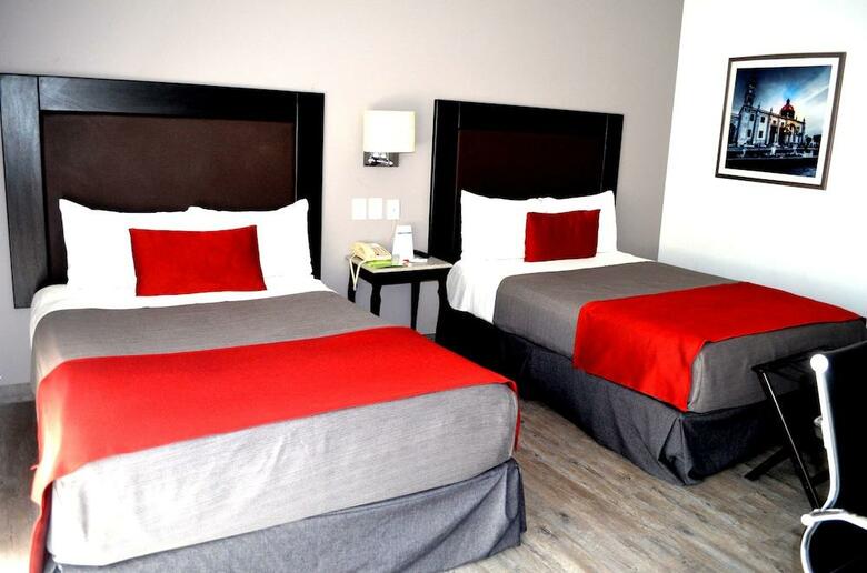 Plaza Camelinas Hotel