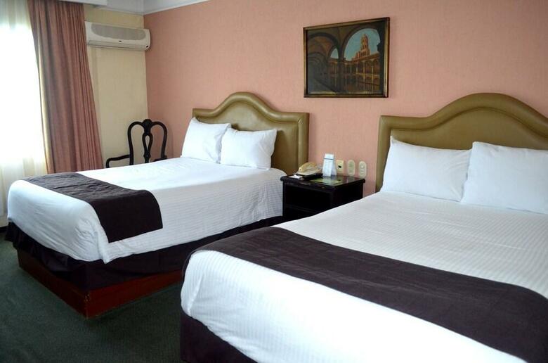 Plaza Camelinas Hotel