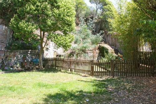Hostal G�tes De La Perri�re