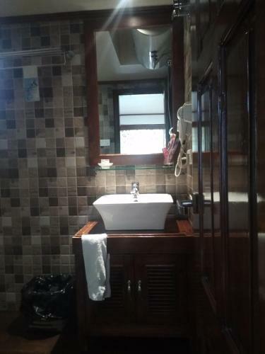 Cafe Shillong Bed & Breakfast