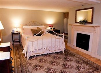Holladay House Bed And Breakfast