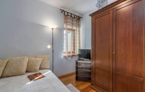 Hostal Holiday Home Peresiji 81