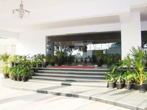 Hotel Grand Bee