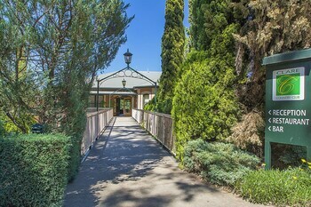 Hotel Clare Country Club