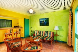 Hotel Doctors Cave Beach