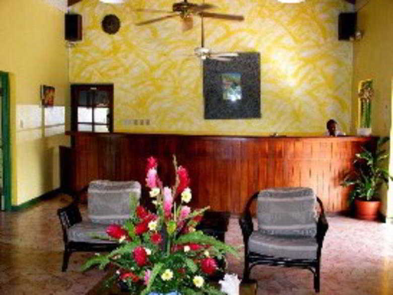 Hotel Toby's Resort