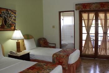 Hotel Toby's Resort