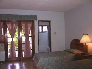 Hotel Toby's Resort