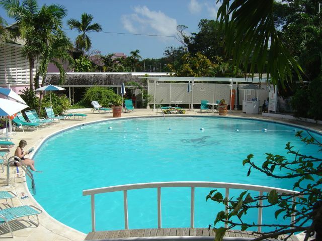 Shaw Park Beach Hotel & Spa