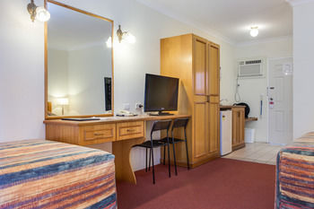 Hotel Forresters Beach Resort