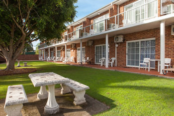 Hotel Forresters Beach Resort