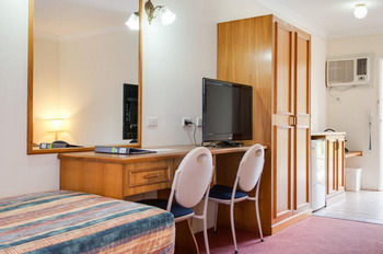 Hotel Forresters Beach Resort