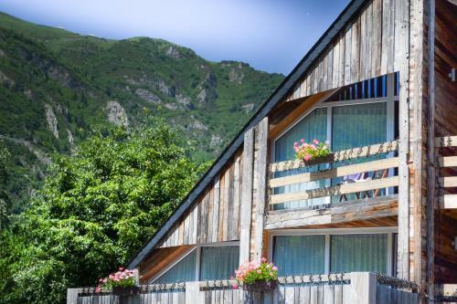 Hotel H�tel Neste De Jade