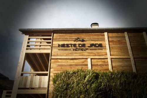 Hotel H�tel Neste De Jade