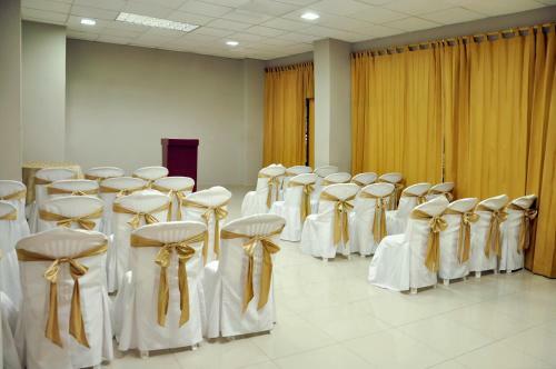 Gold Center Hotel