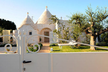 Bed & Breakfast Leonardo Trulli Resort