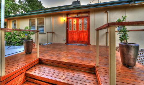 Hillview Oak B&B