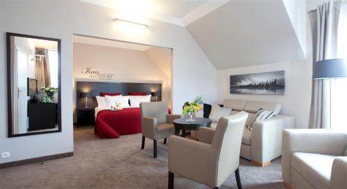 Comm Hotel