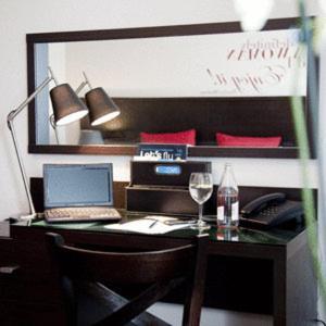 Comm Hotel