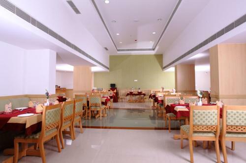 Hotel Pooram International
