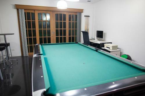 Bed & Breakfast Sir Nico Guesthouse And Resort