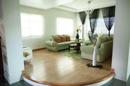 Bed & Breakfast Sir Nico Guesthouse And Resort