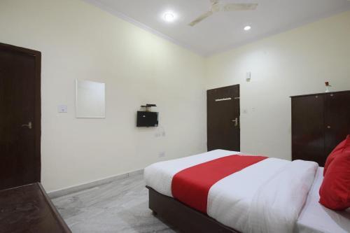 Oyo Flagship 24936 Hotel C-9
