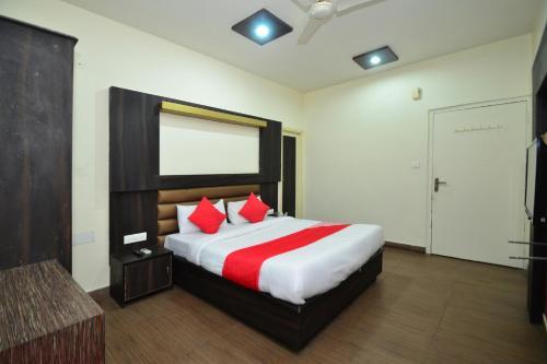 Oyo Flagship 24936 Hotel C-9