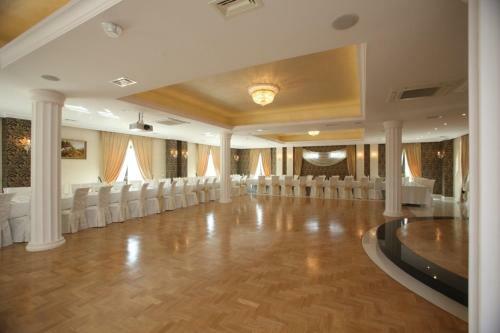 Hotel Dw�r Kresowy