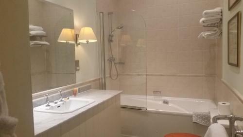Agroturismo Hazlewood Castle & Spa